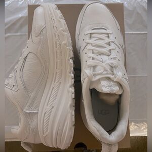 CA805 Leather UGG Treadlite Sneaker- 9.5/ Brand New!